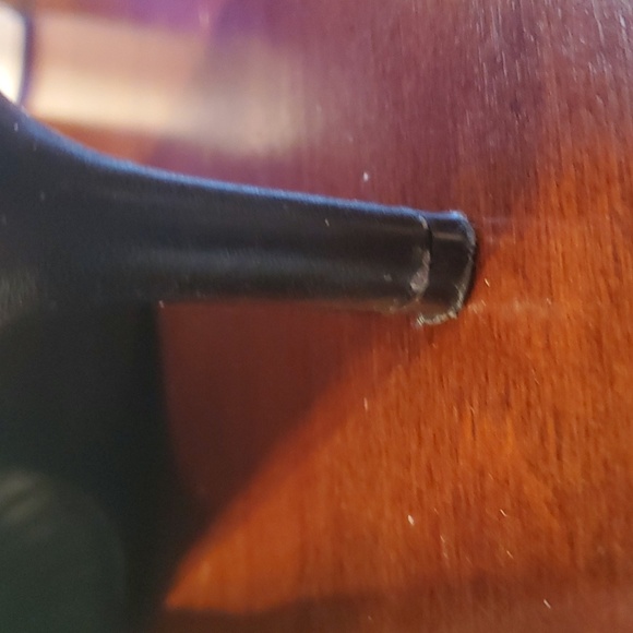 Karl largerfield womans black leather quilted.pumps.size 10. - Picture 6 of 8